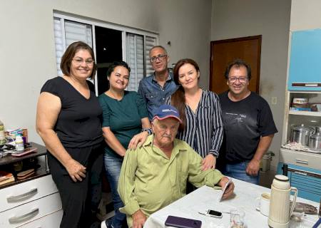 Após 30 anos, idoso reencontra a família com ajuda de farmacêutico nova-andradinense